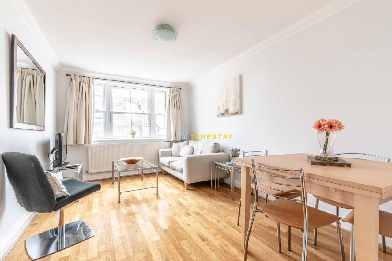 Perfect Spot In Central Windsor & Free Parking! מראה חיצוני תמונה