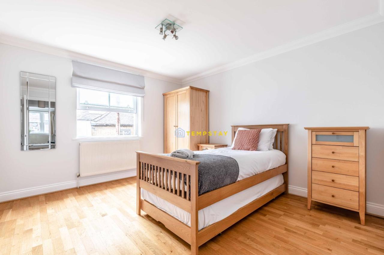 Perfect Spot In Central Windsor & Free Parking! מראה חיצוני תמונה